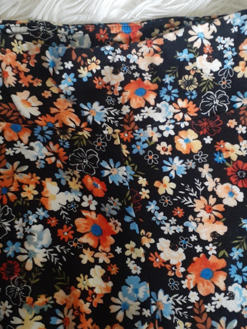 No Boundaries Floral Bloomcore Flare Yoga Pants/Leggings Size Small - Picture 3 of 6